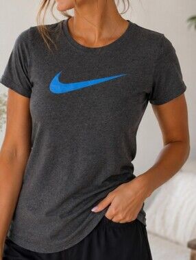 Nike Women’s Slim Fit Swoosh T-Shirt Size Large Gray Blue Logo